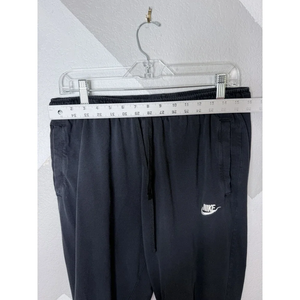 Nike sportswear club